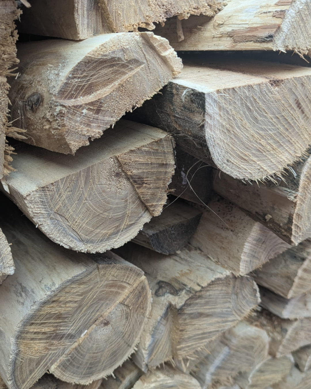 Holzpfahl aus Akazie